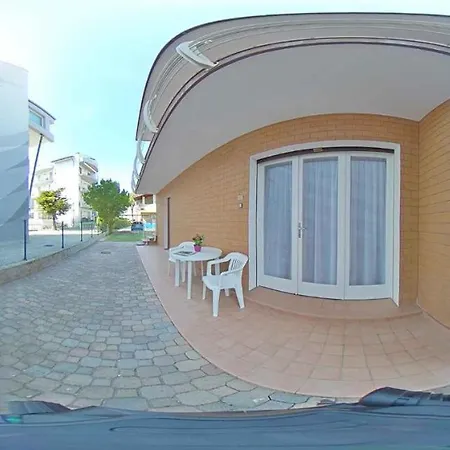 Apartments In Lignano Sabbiadoro 42733 リニャーノ・サッビアドーロ